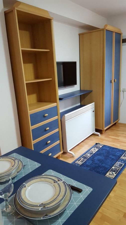 Apartmani Stojanovic Sremska Kamenica Экстерьер фото